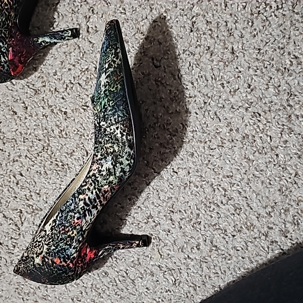 Ladies' J. RENEE Pumps - Picture 3 of 4